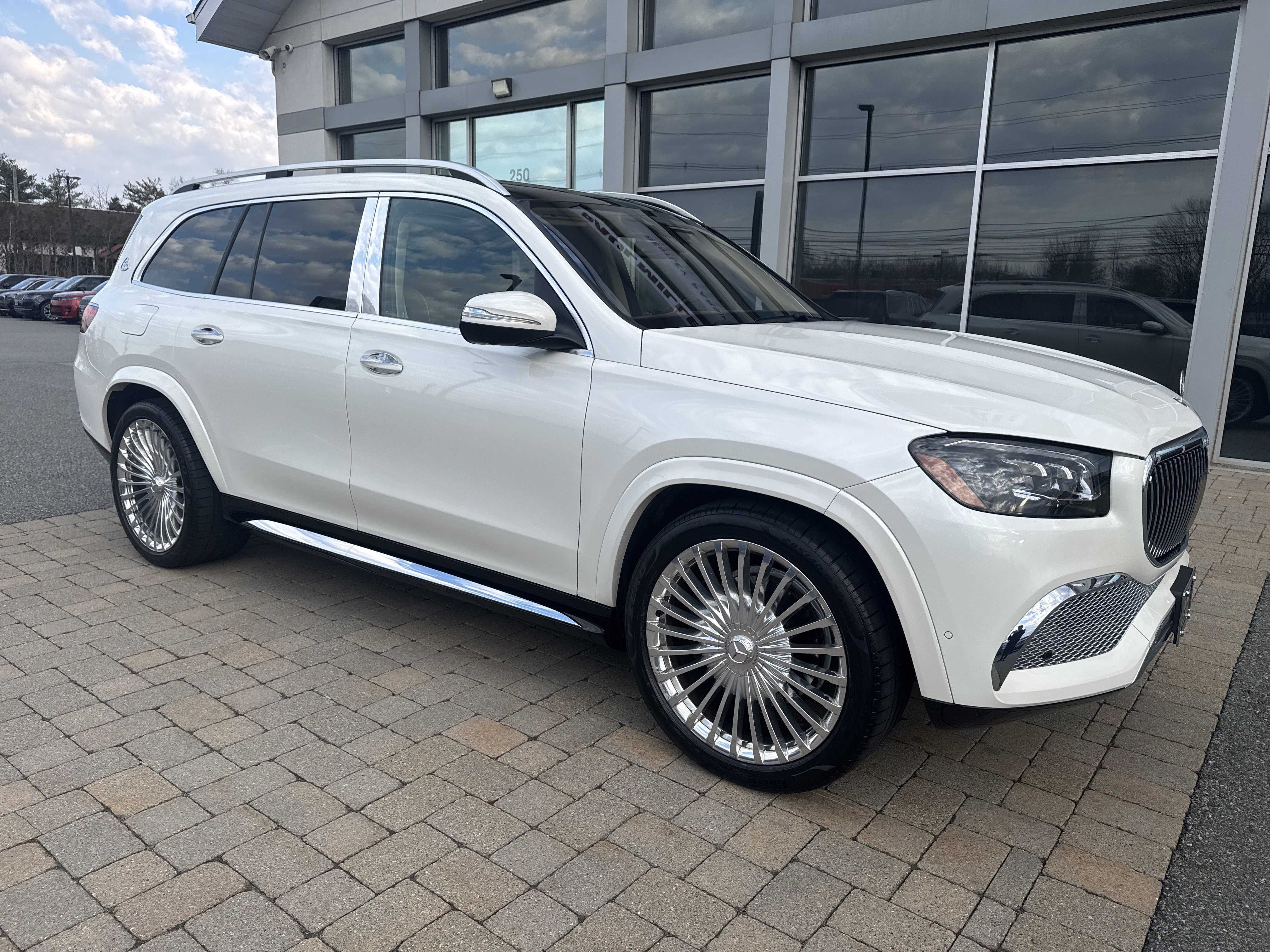 Used 2023 Mercedes-Benz Maybach GLS 600 4MATIC image 8