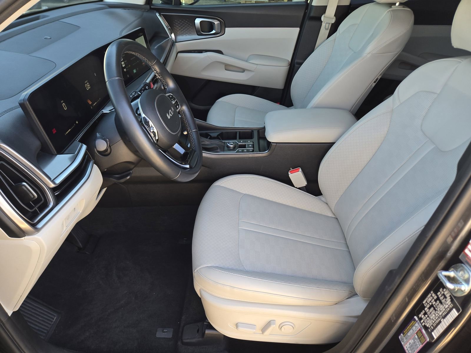 Used 2024 Kia Sorento EX image 13