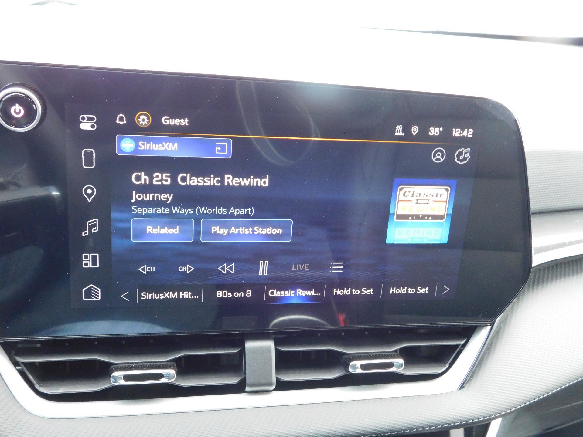 New 2026 Chevrolet Equinox LT w/ Convenience Package II image 36