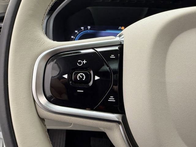 Certified 2023 Volvo XC90 B5 Plus w/ Protection Package Premier image 4