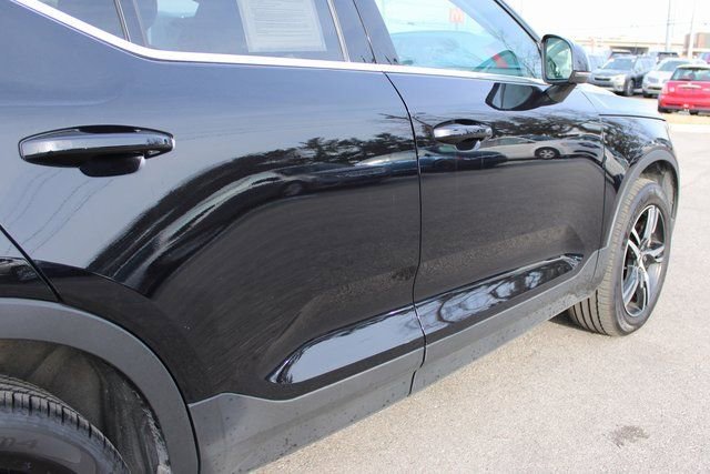Used 2025 Volvo XC40 B5 Core image 50