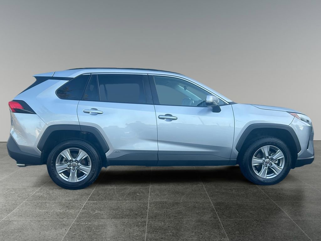 Used 2022 Toyota RAV4 XLE image 8
