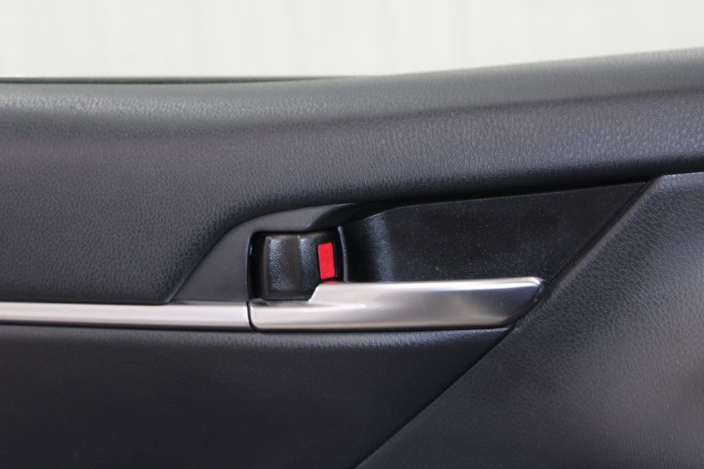 Used 2022 Toyota Camry LE FWD image 34