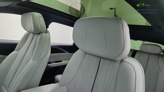 Used 2024 Cadillac Lyriq Luxury RWD image 35