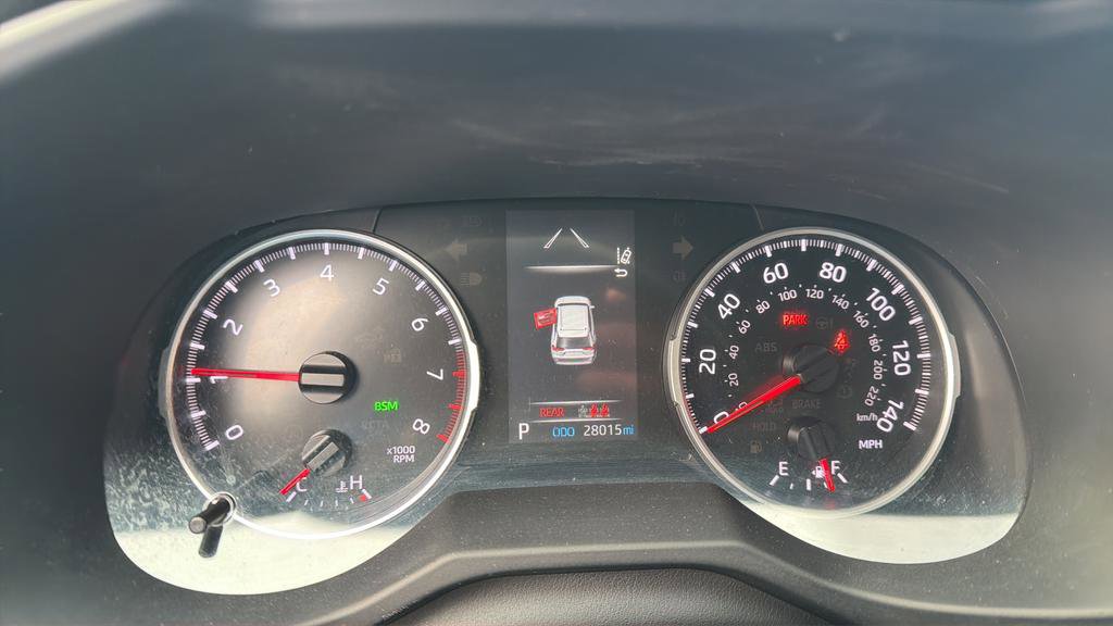 Used 2022 Toyota RAV4 XLE image 18