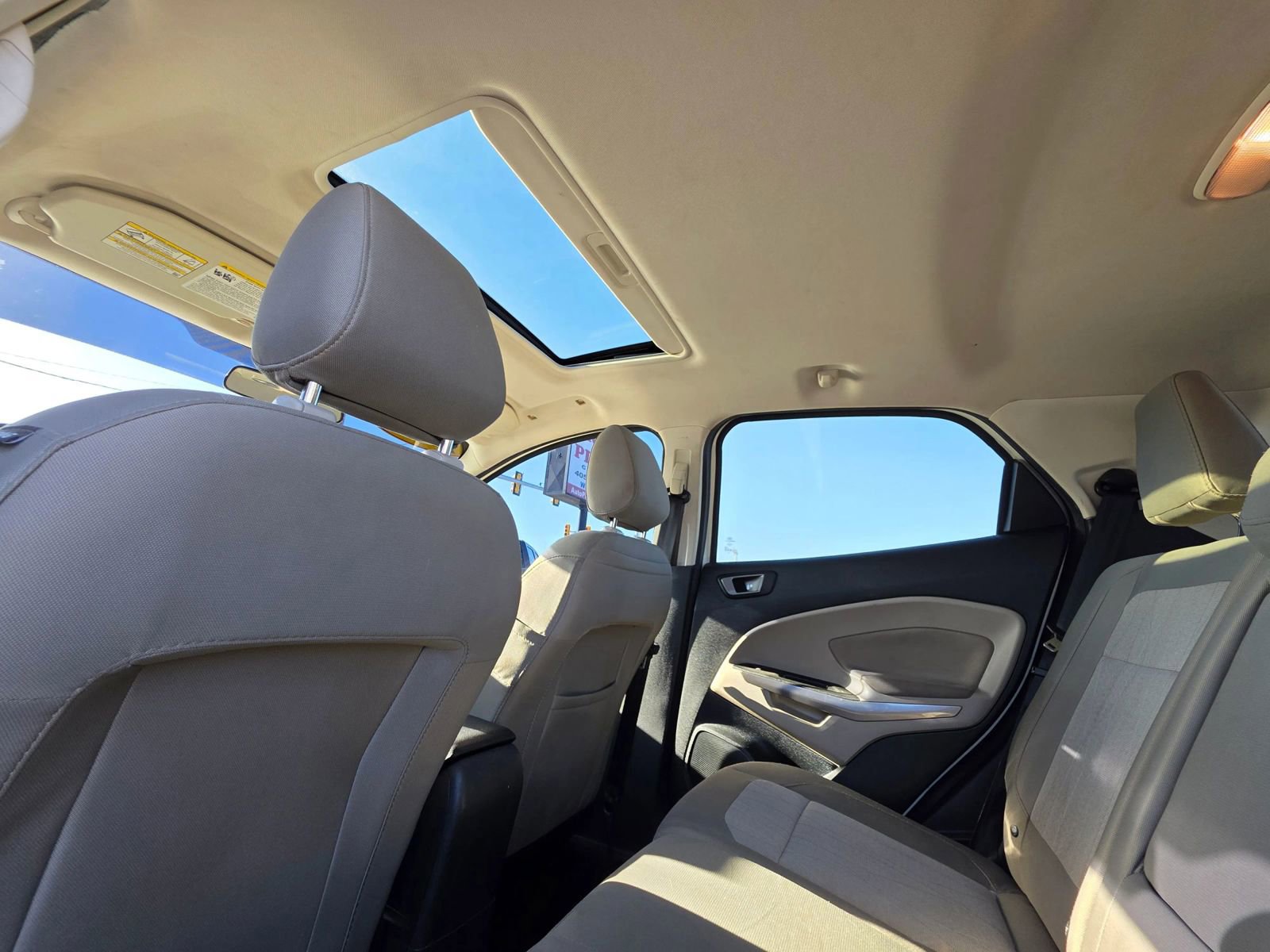 Used 2020 Ford EcoSport SE image 3