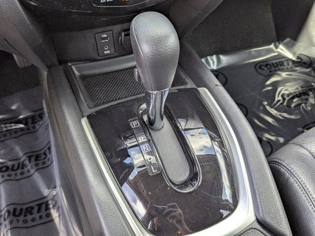 Used 2016 Nissan Rogue SV w/ SV Family Package FWD image 33