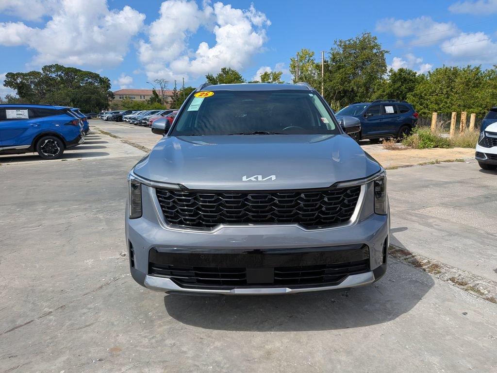 Certified 2025 Kia Sorento S FWD image 3