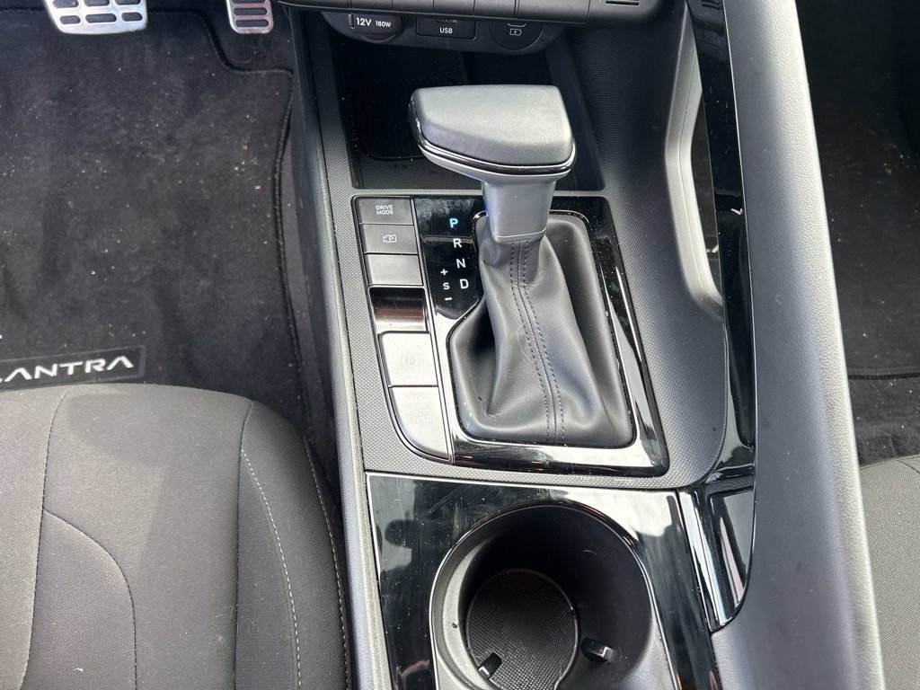 Used 2025 Hyundai Elantra SEL FWD image 19