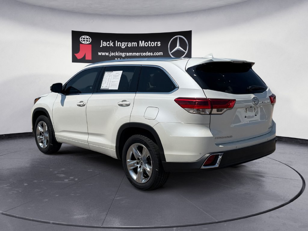 Used 2019 Toyota Highlander Limited FWD image 3