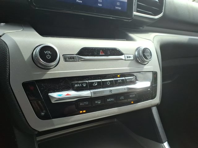 Used 2023 Ford Explorer XLT w/ Equipment Group 202A AWD/4WD image 20