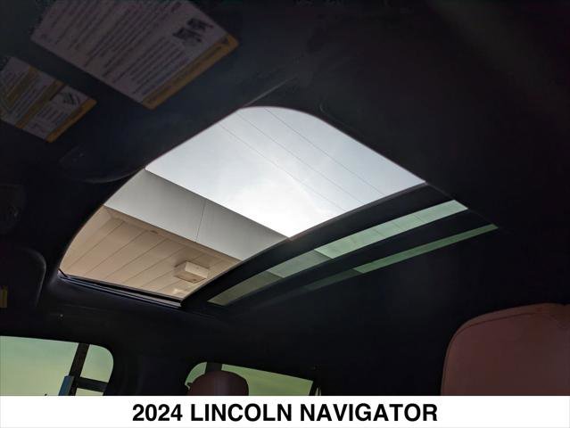 Used 2024 Lincoln Navigator Reserve AWD/4WD image 27