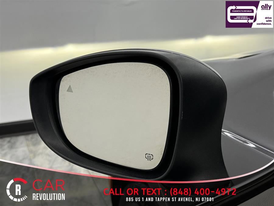 Used 2023 Chrysler Pacifica Touring-L FWD image 36
