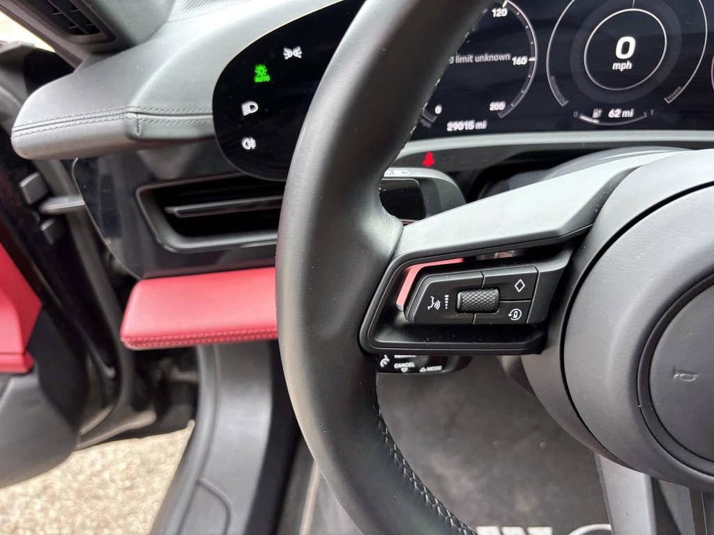 Used 2022 Porsche Taycan image 29