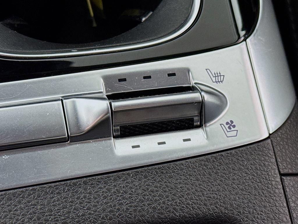 Used 2024 Kia Carnival SX FWD image 21