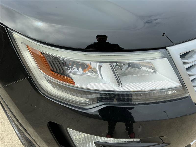 Used 2017 Ford Explorer Platinum image 17