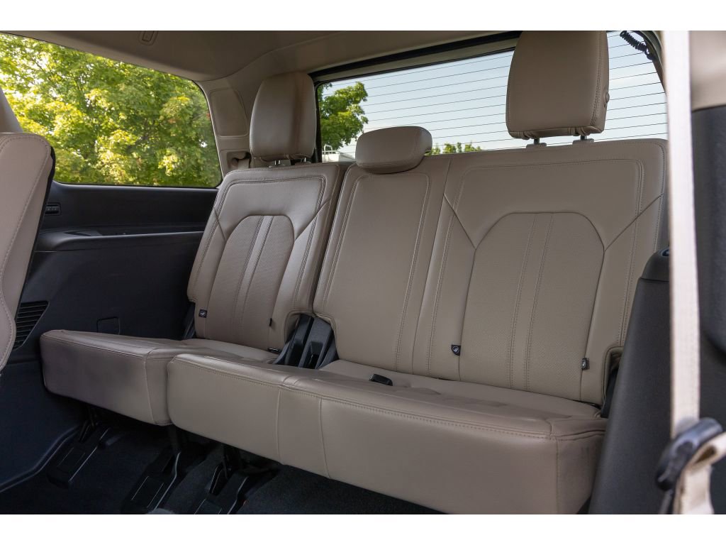 Used 2024 Ford Expedition Limited image 15