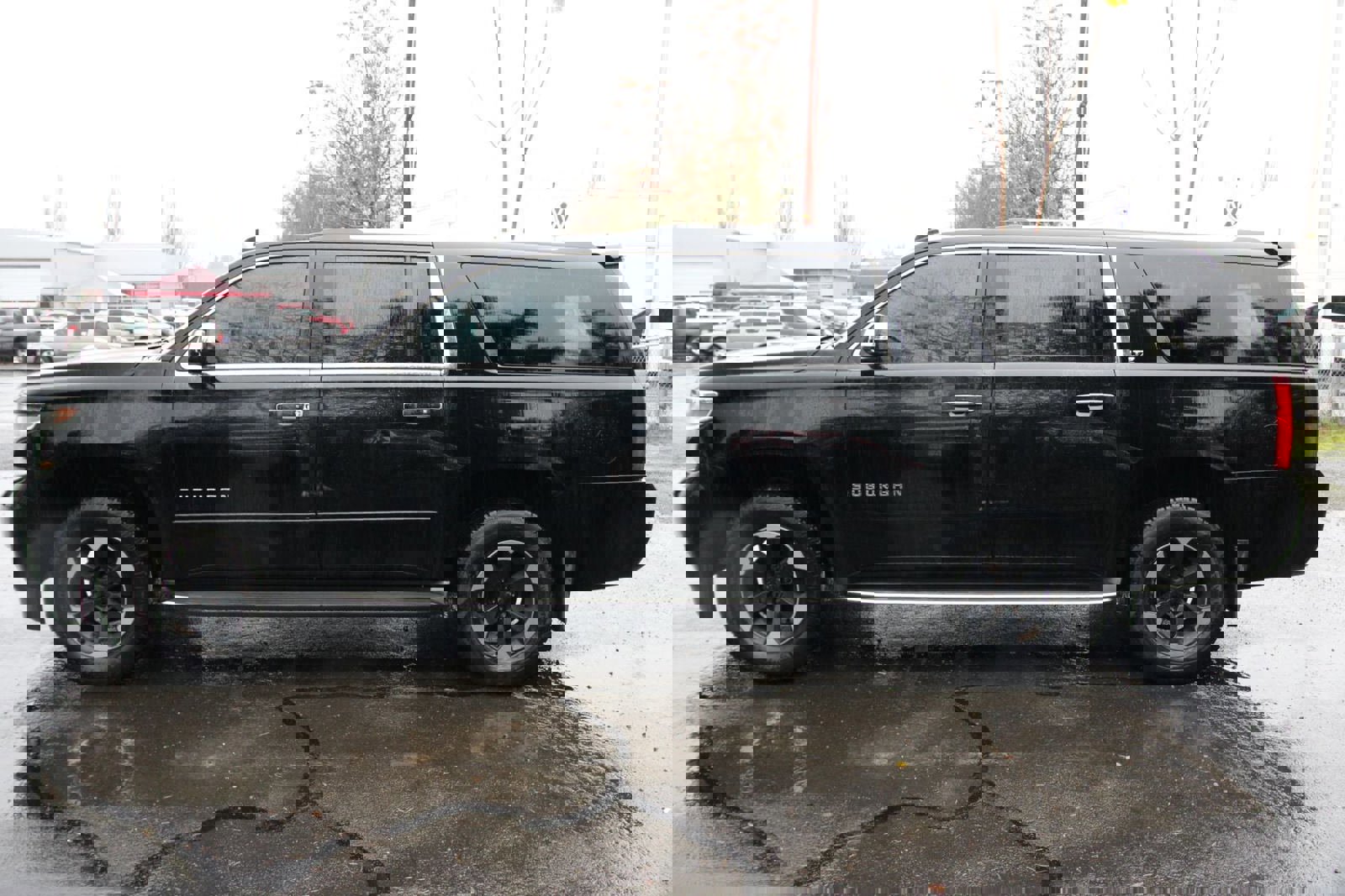 Used 2015 Chevrolet Suburban LTZ image 6