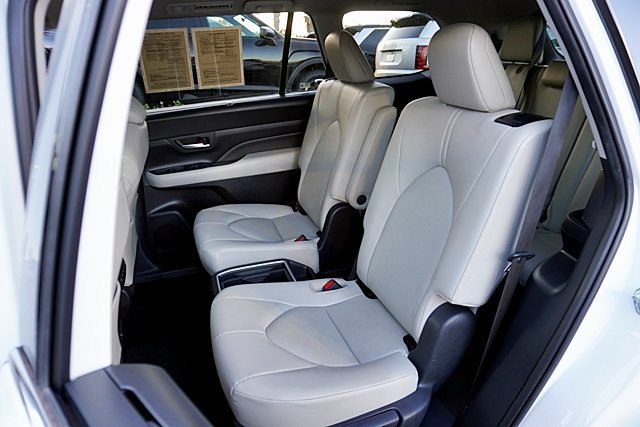 Used 2025 Toyota Grand Highlander FWD image 24