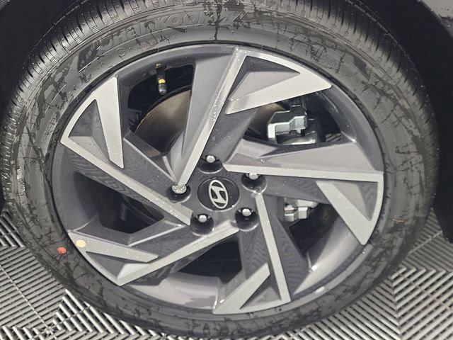 Certified 2025 Hyundai Elantra SEL image 26