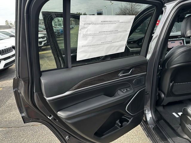 New 2026 Jeep Grand Cherokee L Limited image 31