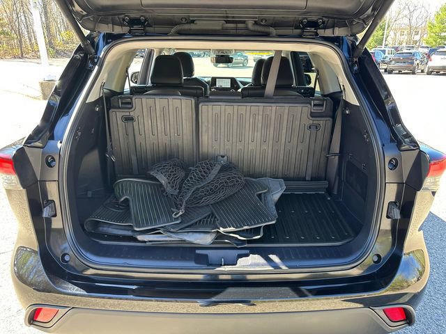Used 2024 Toyota Highlander XLE AWD/4WD image 13