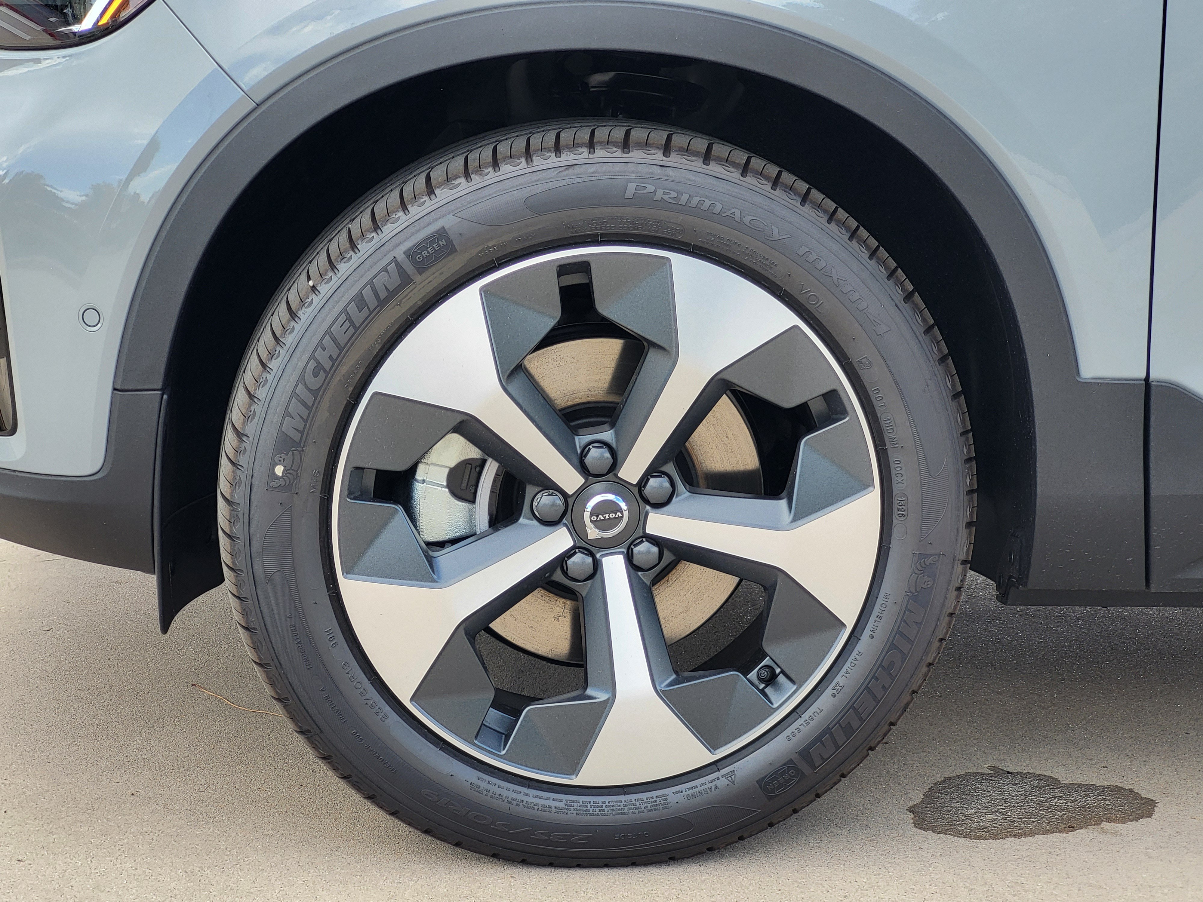 New 2026 Volvo XC40 B5 Plus w/ Protection Package Premier AWD/4WD image 7