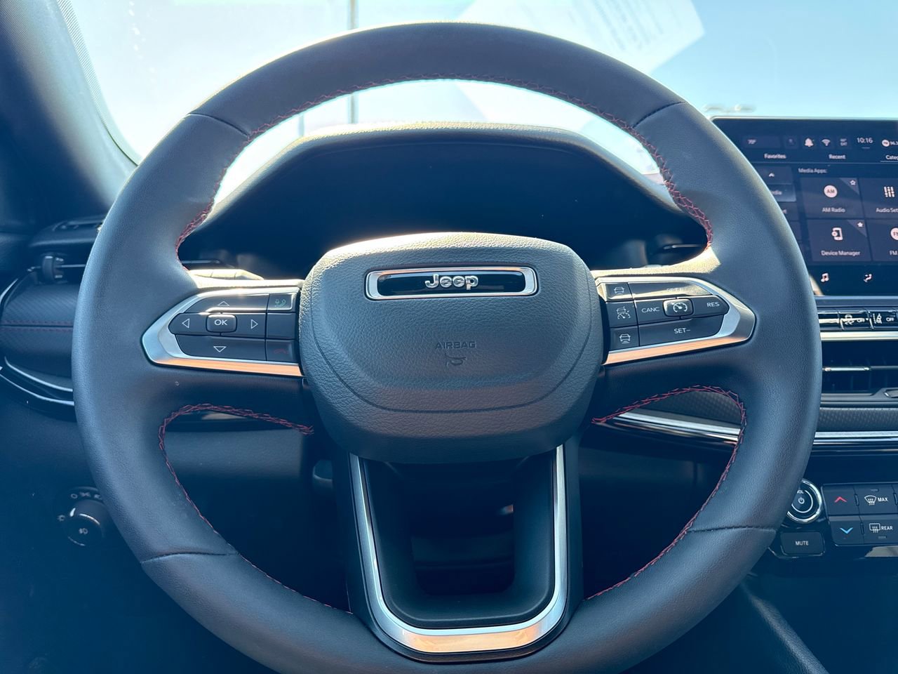 Used 2024 Jeep Compass Trailhawk image 15