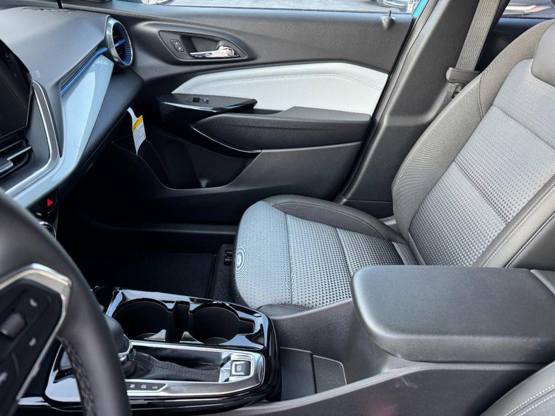 New 2026 Chevrolet Trax LT w/ Driver Confidence Package image 32