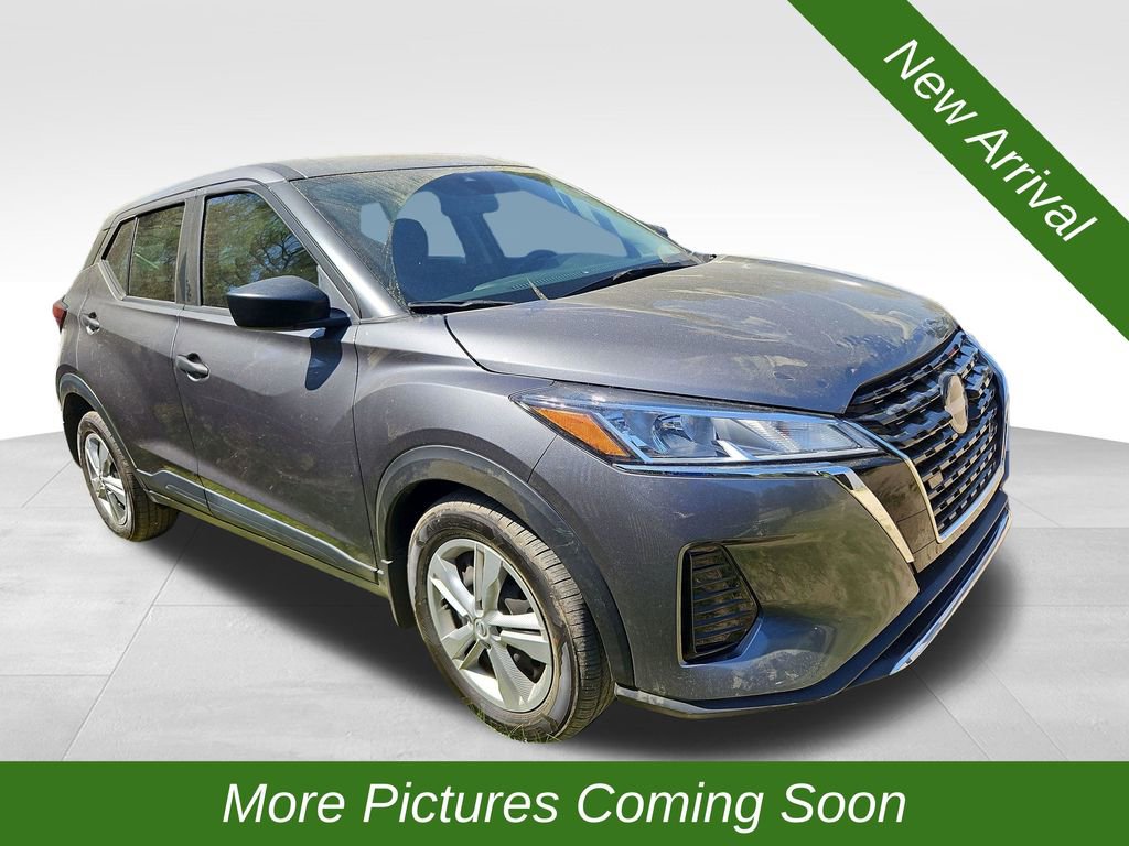 Used 2023 Nissan Kicks S image 1