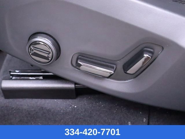 New 2025 Volvo XC60 B5 Plus w/ Protection Package Premier image 13