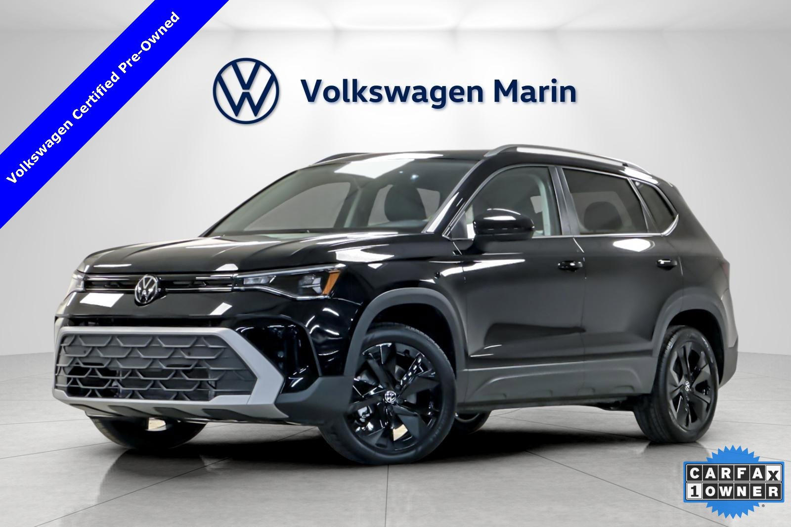 Used 2025 Volkswagen Taos SE w/ Panoramic Sunroof Package