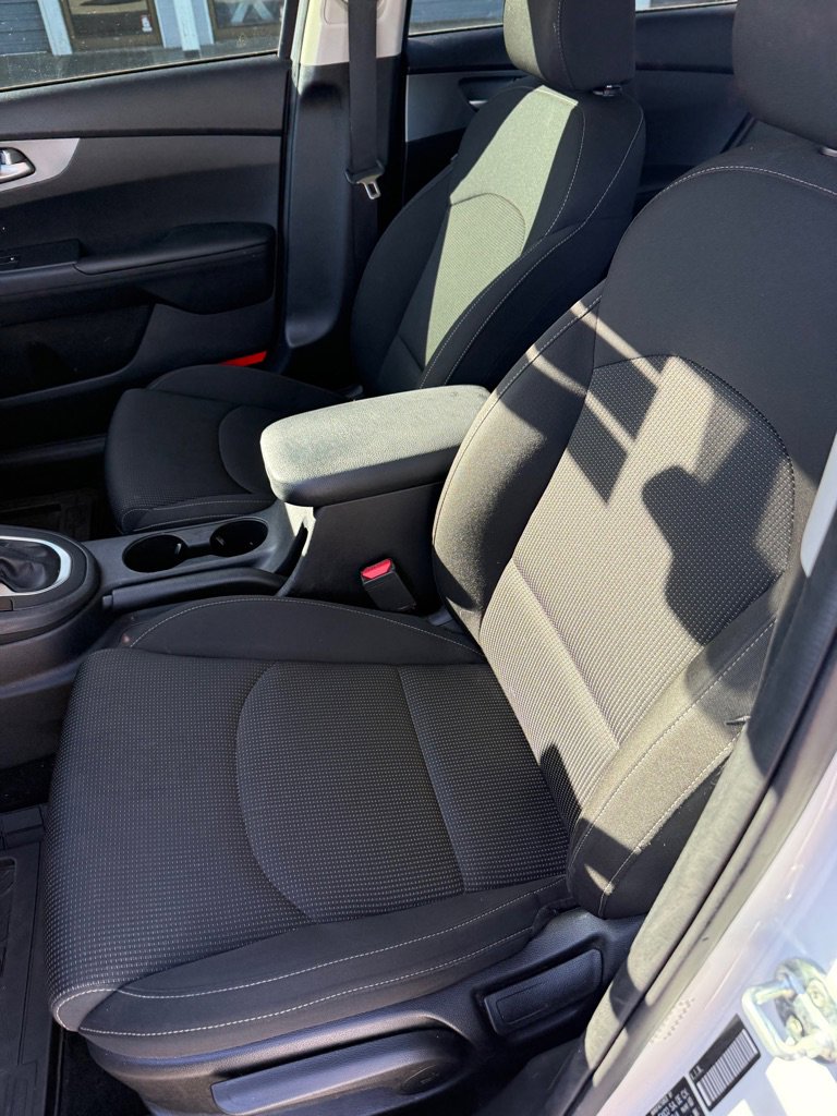 Used 2021 Kia Forte LXS FWD image 9