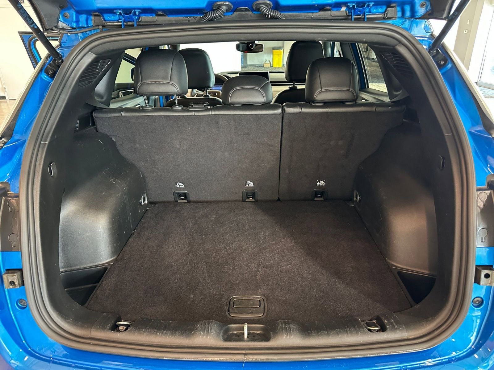 Used 2025 Jeep Compass Limited image 31