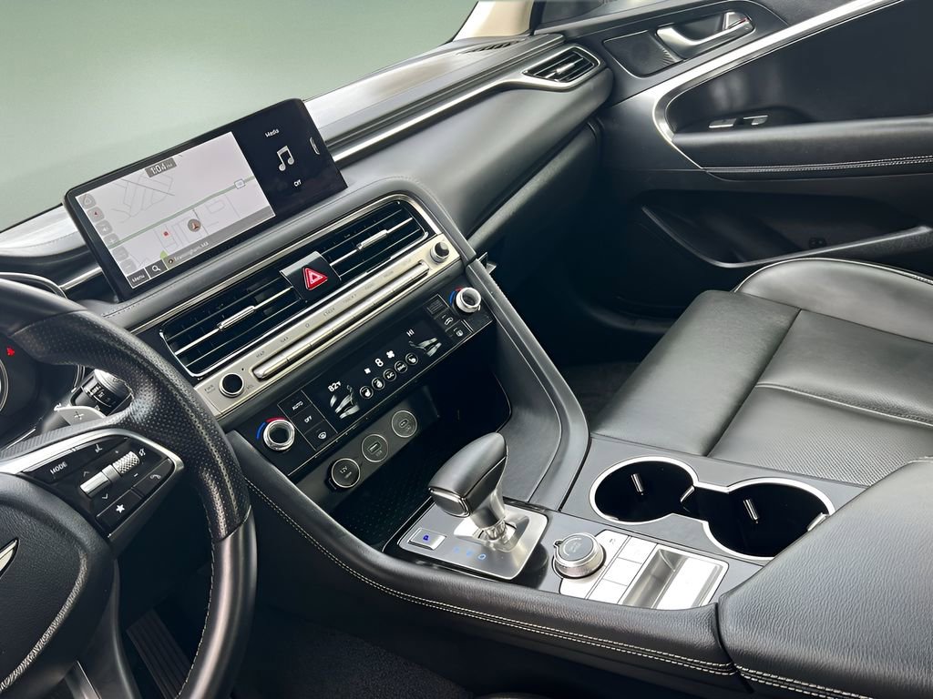 Used 2025 Genesis G70 2.5T image 14