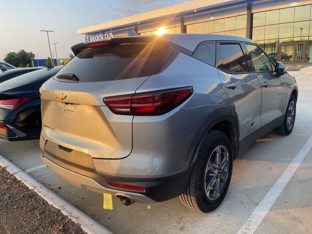 Used 2025 Chevrolet Blazer LT AWD/4WD image 4
