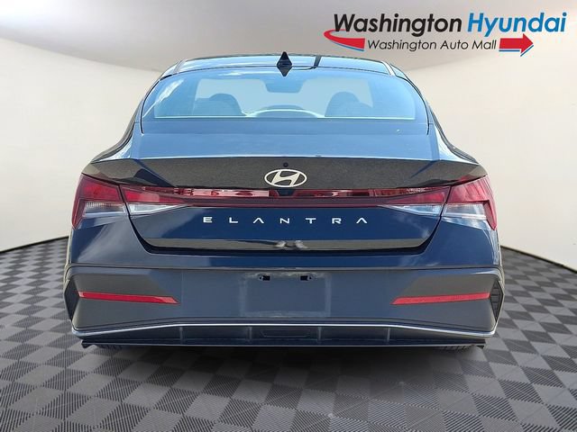 Certified 2026 Hyundai Elantra SE FWD image 5