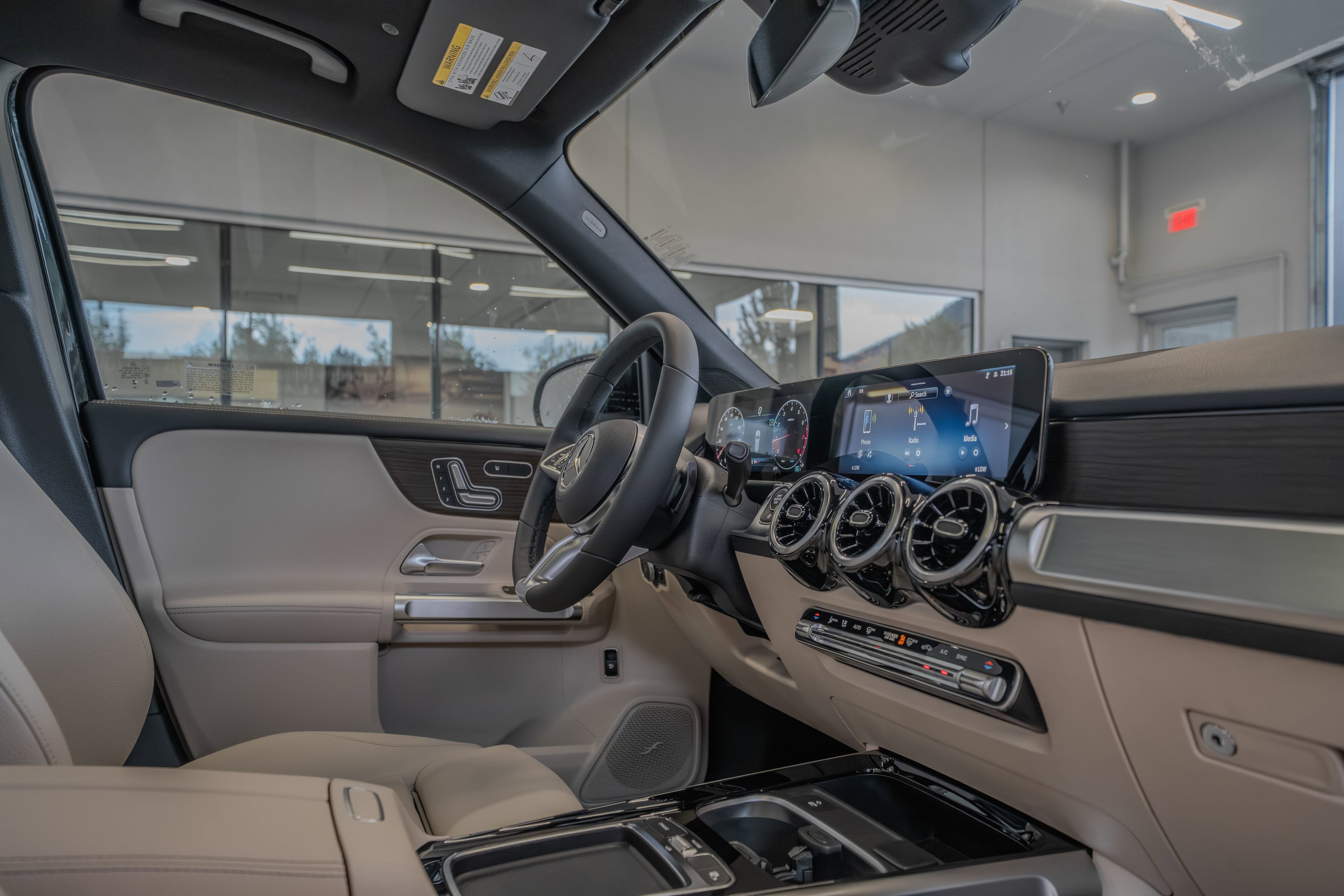 Certified 2026 Mercedes-Benz GLB 250 4MATIC image 18