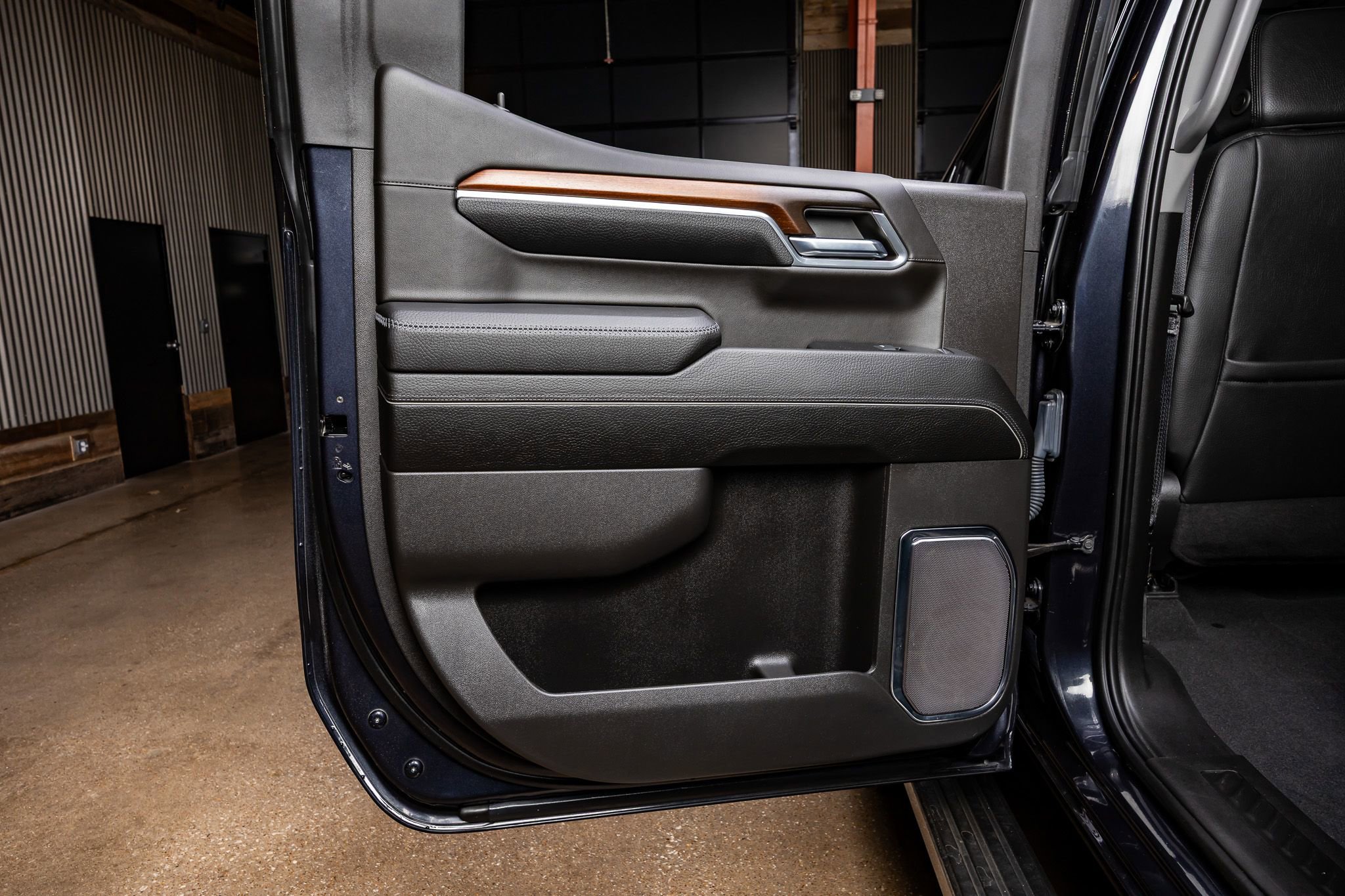 Used 2024 GMC Sierra 1500 Denali w/ Denali Reserve Package AWD/4WD image 36