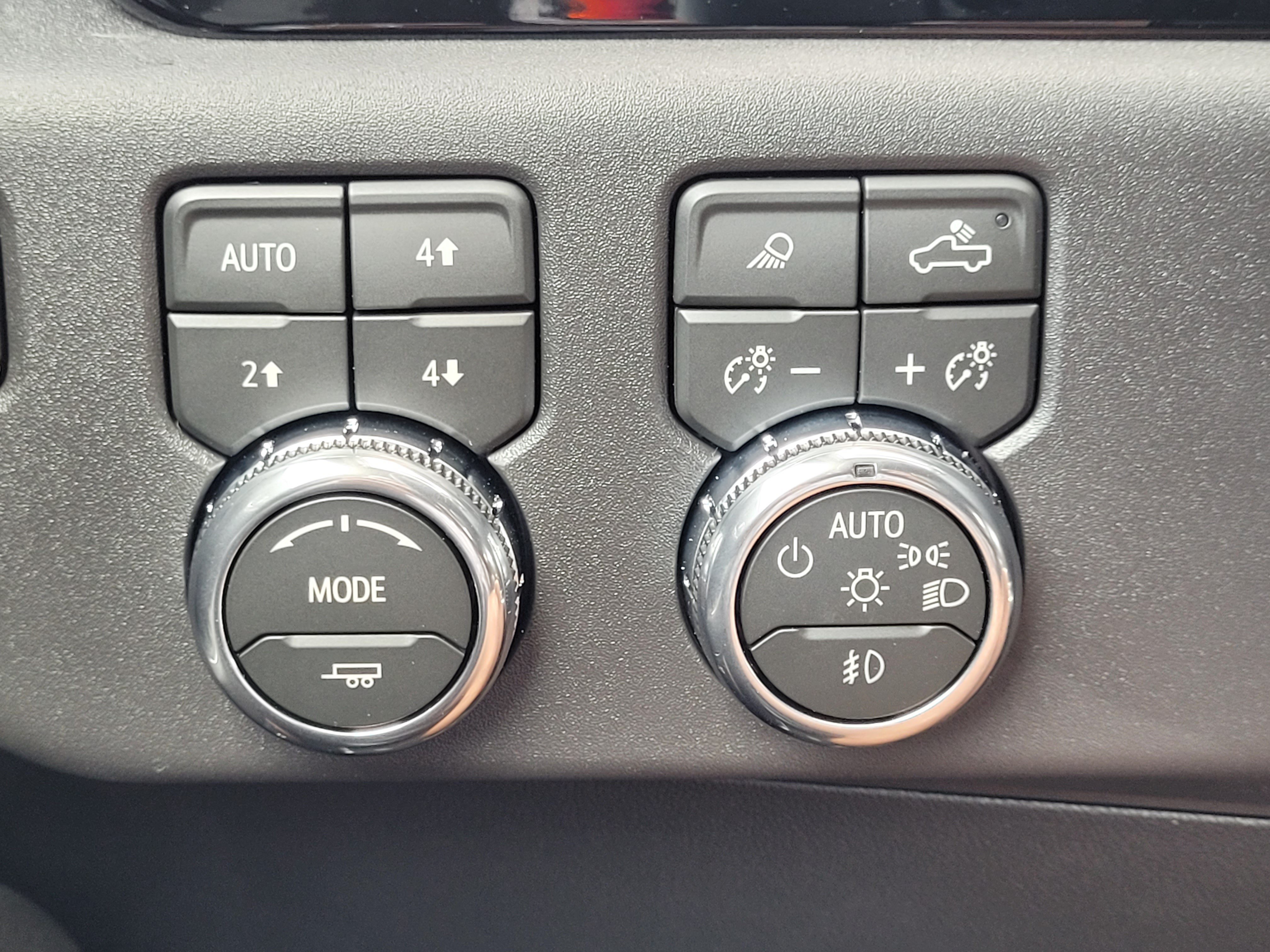New 2026 GMC Sierra 1500 Elevation w/ Elevation Premium Package AWD/4WD image 18