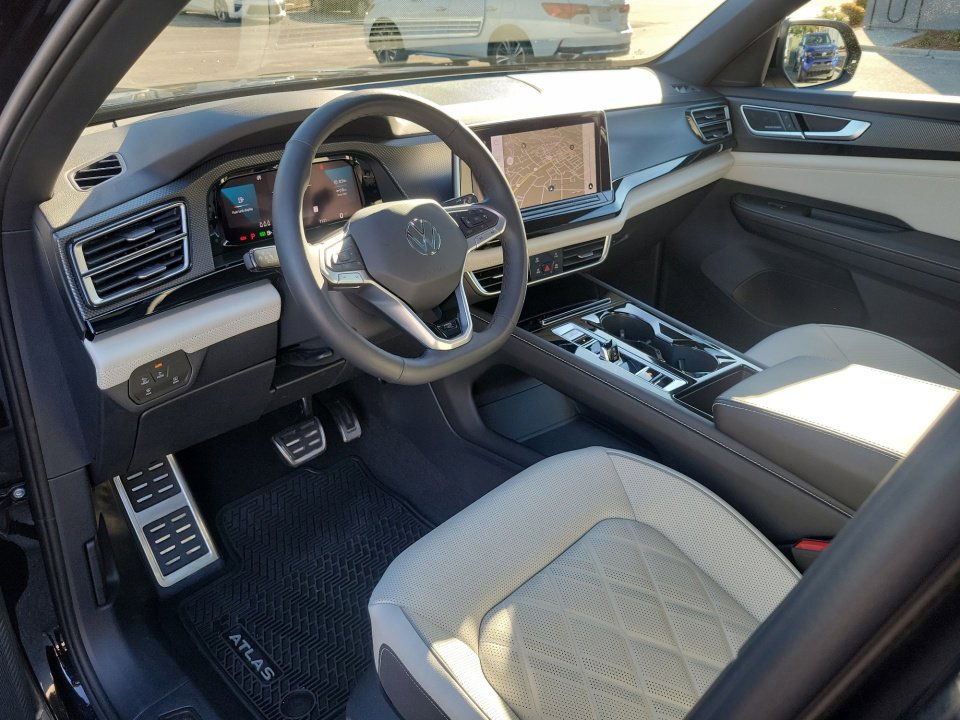 Certified 2025 Volkswagen Atlas Cross Sport SEL Premium R-Line image 34
