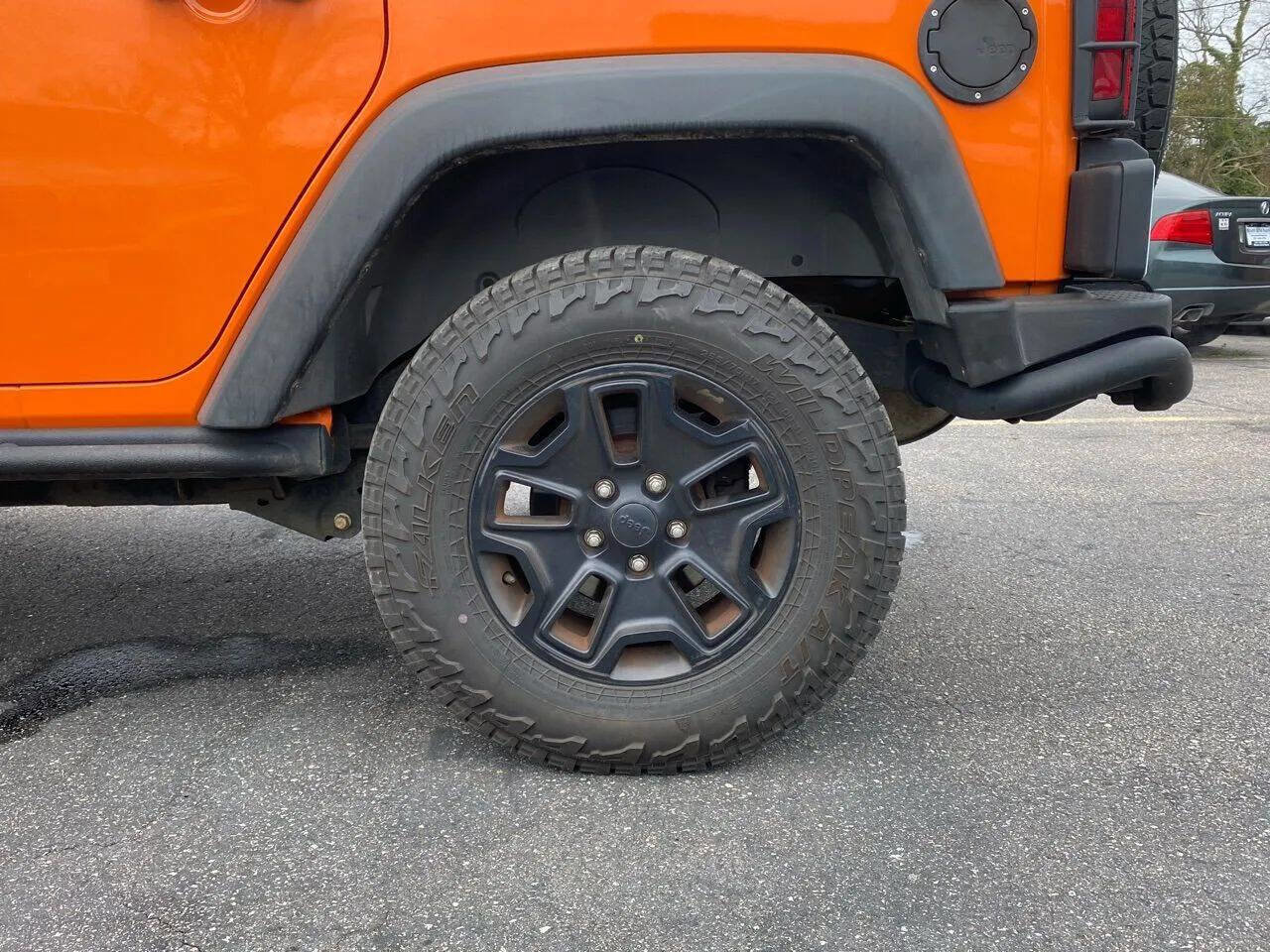 Used 2013 Jeep Wrangler Unlimited Sahara image 36