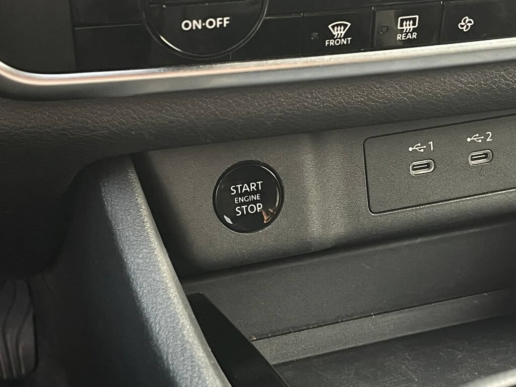 Used 2024 Nissan Rogue SV AWD/4WD image 15