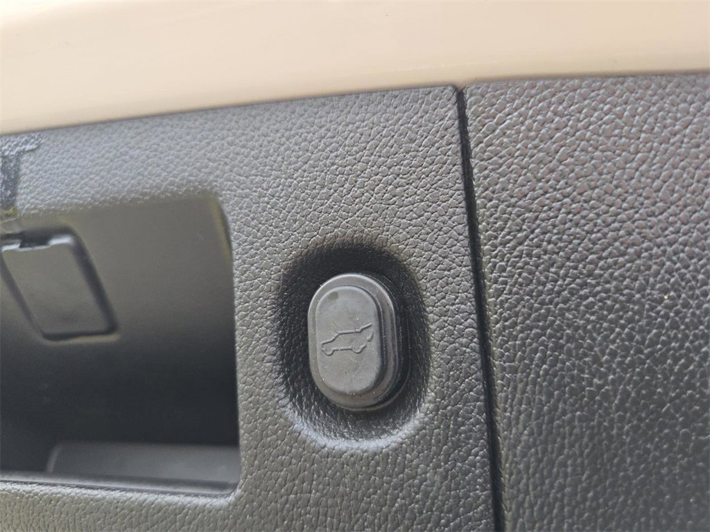 Used 2019 GMC Yukon XL SLT image 24