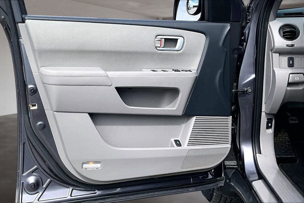 Used 2015 Honda Pilot LX image 19