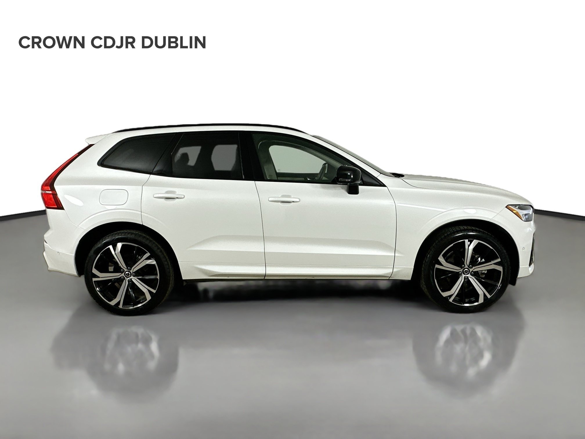 Used 2024 Volvo XC60 B5 Ultimate w/ Climate Package AWD/4WD image 4