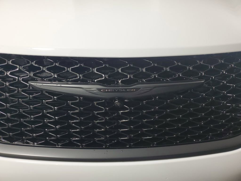 New 2026 Chrysler Pacifica Limited w/ S Appearance Package image 10