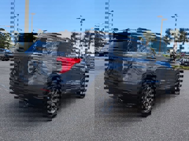 Used 2021 Ford Explorer XLT w/ Equipment Group 202A RWD image 5