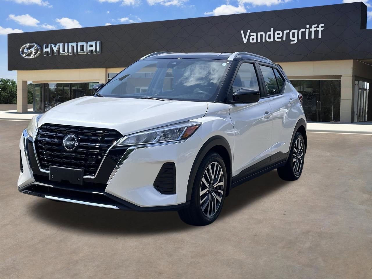 Used 2022 Nissan Kicks SV FWD image 6