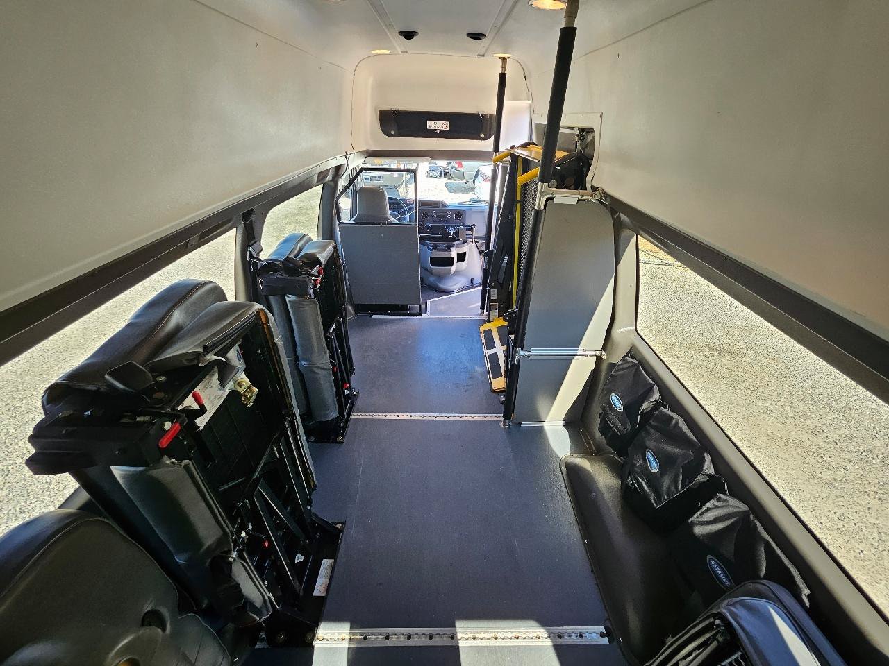 Used 2014 Ford E-350 and Econoline 350 Extended Super Duty w/ Power Group RWD image 35
